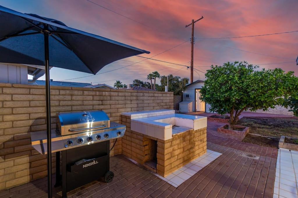 New Midtown Modern Studio With Backyard Phoenix Esterno foto