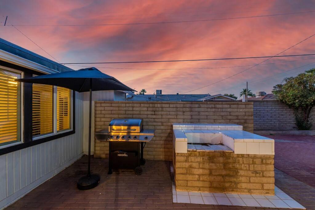 New Midtown Modern Studio With Backyard Phoenix Esterno foto