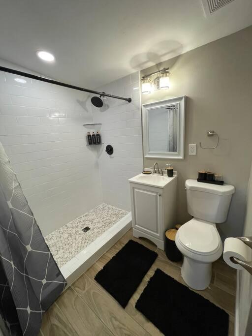 New Midtown Modern Studio With Backyard Phoenix Esterno foto